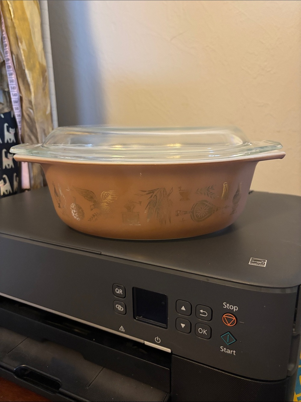 Pyrex-Vintage Glass Casserole Dish in Peach with Lid